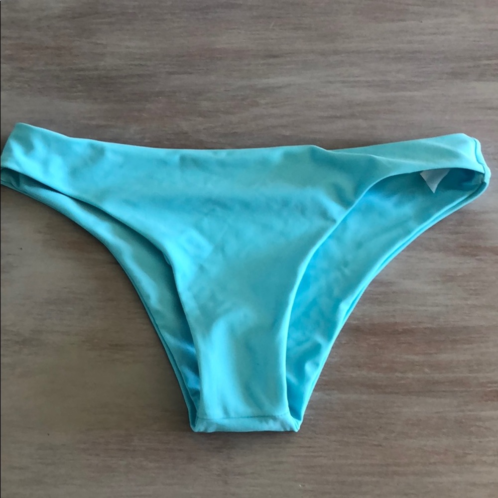 NWOT bikini bottoms. Hygiene liner still in place!